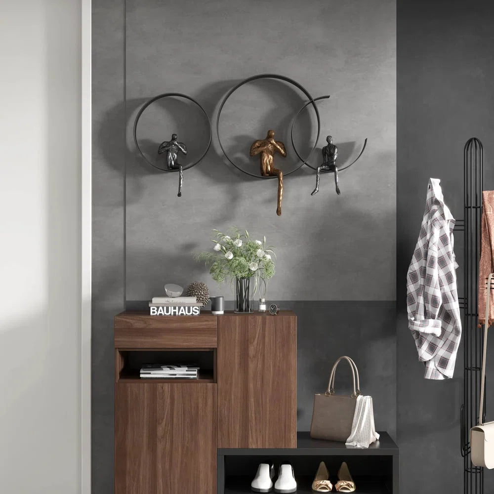 Modern 3D Artistic Figure Metal and Resin Wall Décor